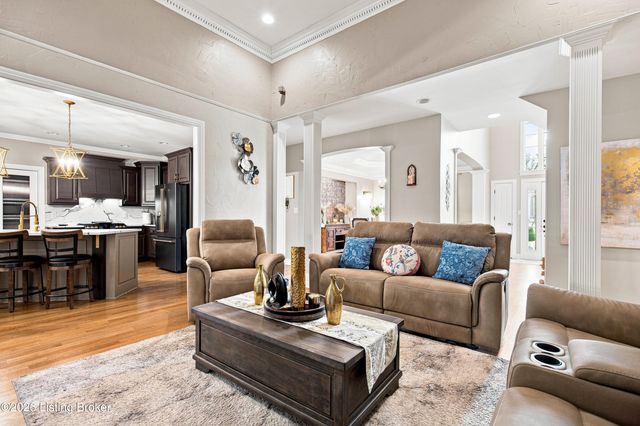 5500 Valley Park Dr, Louisville, KY 40299