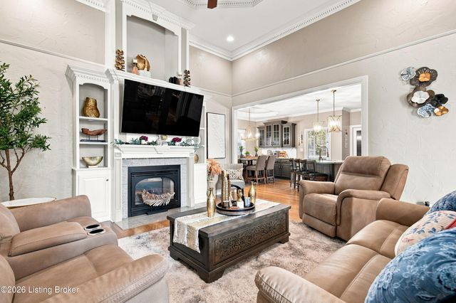 5500 Valley Park Dr, Louisville, KY 40299