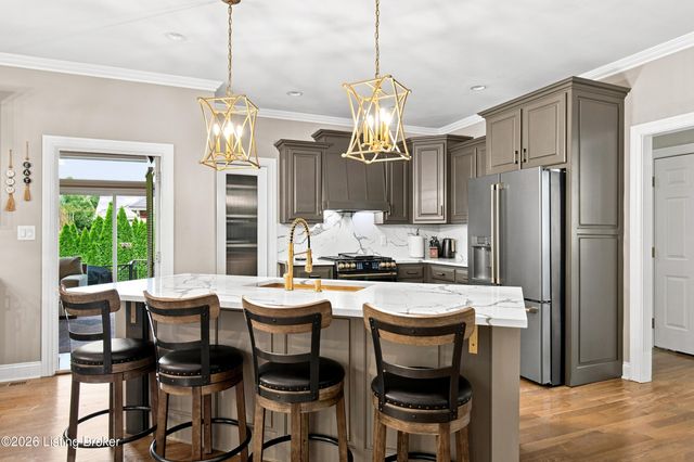 5500 Valley Park Dr, Louisville, KY 40299