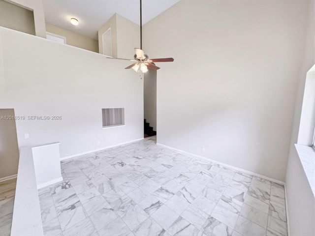 8670 Bridle Path Ct 111A, Davie, FL 33328