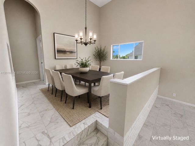 8670 Bridle Path Ct 111A, Davie, FL 33328