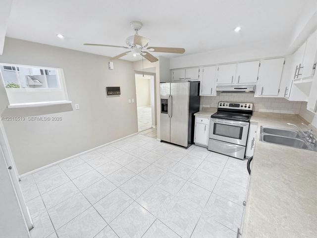 8670 Bridle Path Ct 111A, Davie, FL 33328