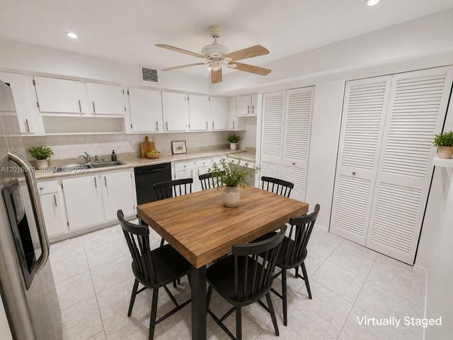 8670 Bridle Path Ct 111A, Davie, FL 33328