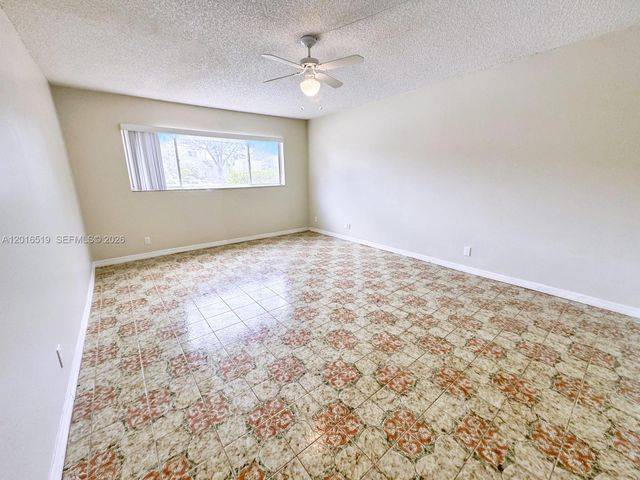 8670 Bridle Path Ct 111A, Davie, FL 33328