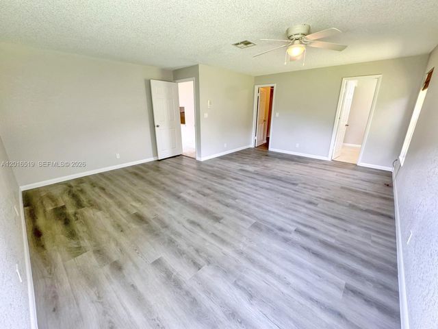 8670 Bridle Path Ct 111A, Davie, FL 33328