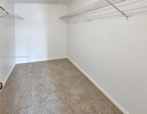 8670 Bridle Path Ct 111A, Davie, FL 33328