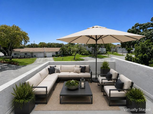 8670 Bridle Path Ct 111A, Davie, FL 33328