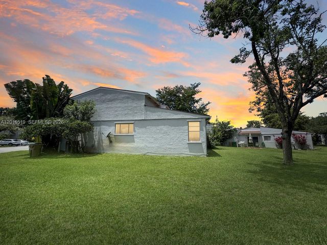 8670 Bridle Path Ct 111A, Davie, FL 33328