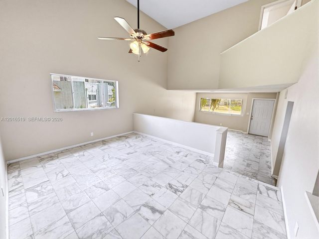 8670 Bridle Path Ct 111A, Davie, FL 33328