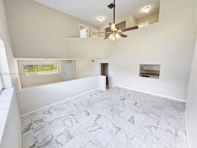 8670 Bridle Path Ct 111A, Davie, FL 33328