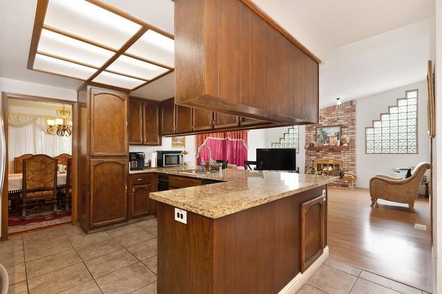 487 Twin River Way, Sacramento, CA 95831