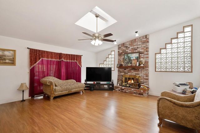 487 Twin River Way, Sacramento, CA 95831