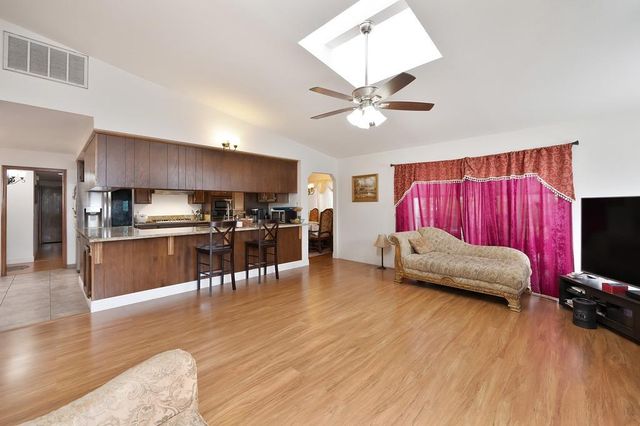 487 Twin River Way, Sacramento, CA 95831