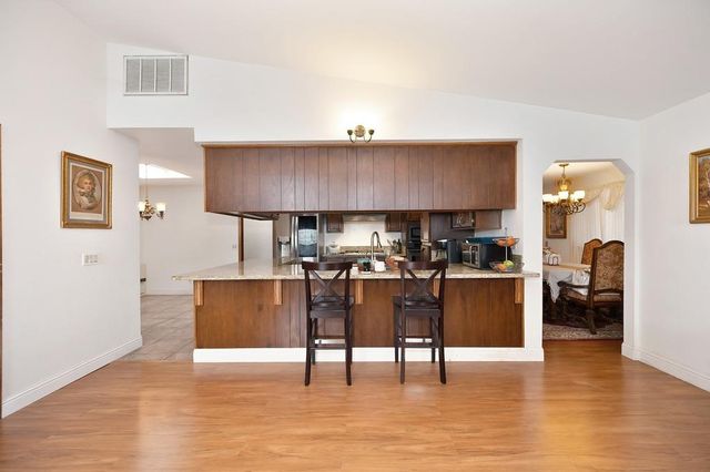 487 Twin River Way, Sacramento, CA 95831