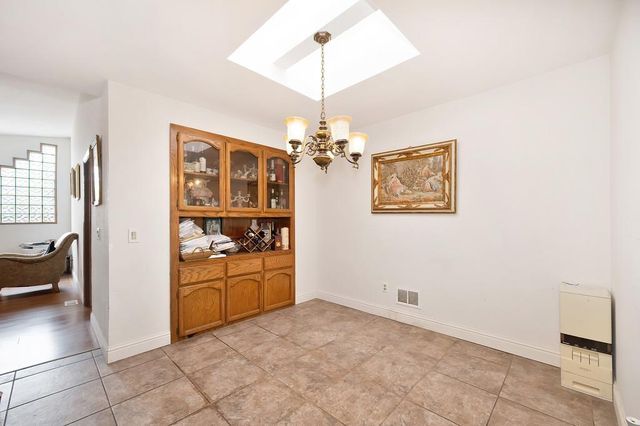 487 Twin River Way, Sacramento, CA 95831