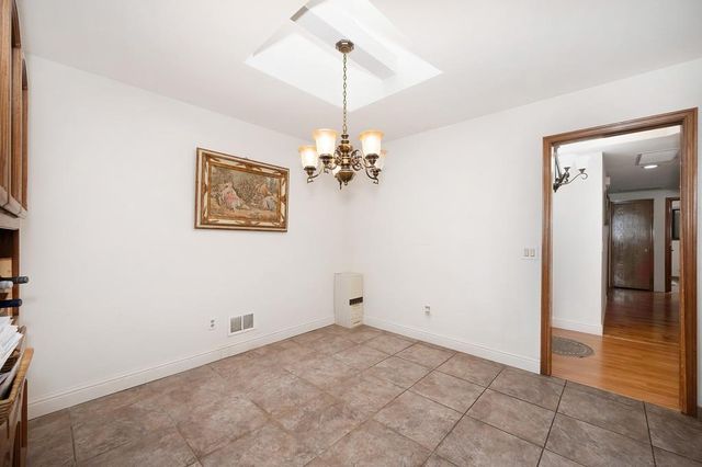 487 Twin River Way, Sacramento, CA 95831