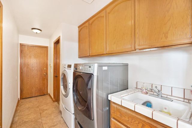 487 Twin River Way, Sacramento, CA 95831