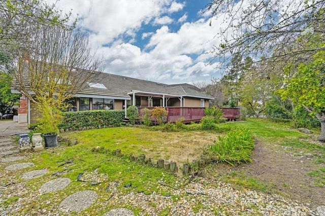 487 Twin River Way, Sacramento, CA 95831