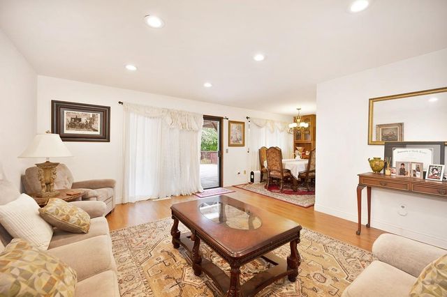 487 Twin River Way, Sacramento, CA 95831