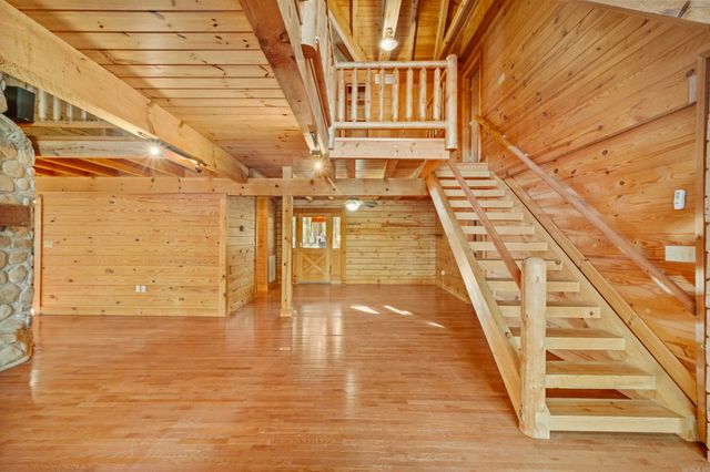 35 Sunshine Point, Greers Ferry, AR 72067