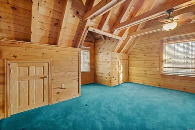 35 Sunshine Point, Greers Ferry, AR 72067