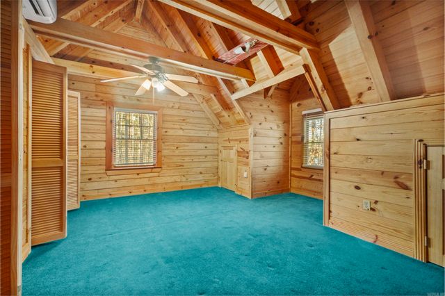 35 Sunshine Point, Greers Ferry, AR 72067