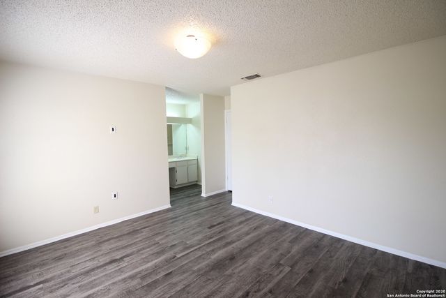 9415 Gold Hill, San Antonio, TX 78245