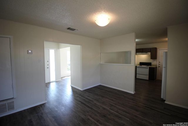 9415 Gold Hill, San Antonio, TX 78245