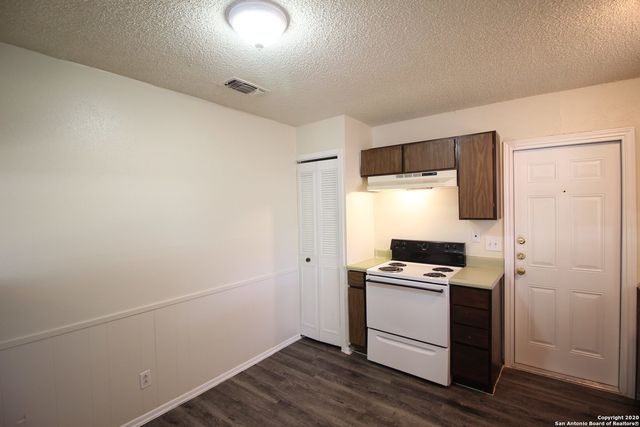 9415 Gold Hill, San Antonio, TX 78245