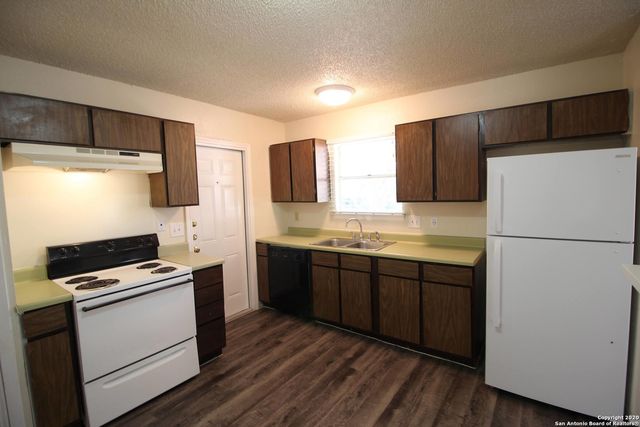 9415 Gold Hill, San Antonio, TX 78245