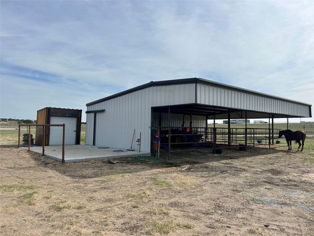 925 Clear Spring Road, Stephenville, TX 76401