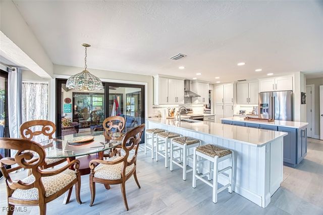 7275 Lake DR, Fort Myers, FL 33908