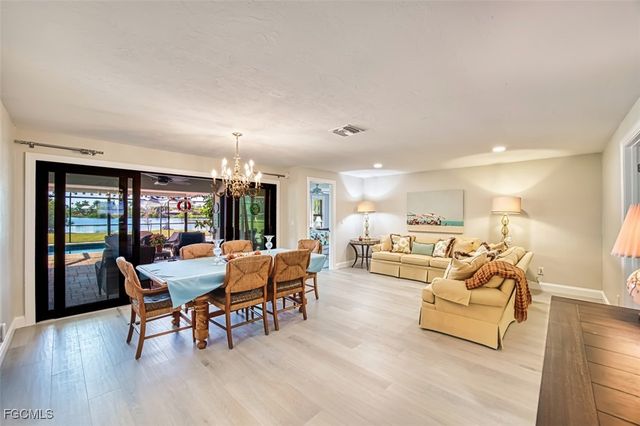 7275 Lake DR, Fort Myers, FL 33908