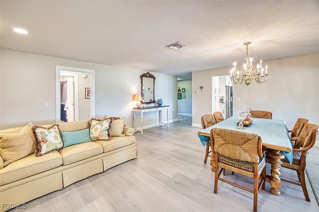 7275 Lake DR, Fort Myers, FL 33908