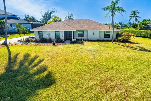 7275 Lake DR, Fort Myers, FL 33908