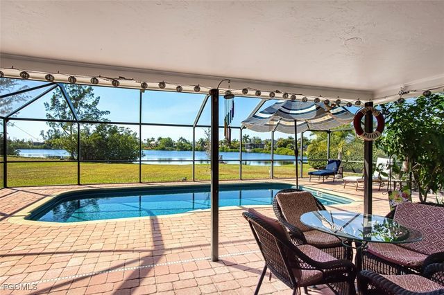 7275 Lake DR, Fort Myers, FL 33908