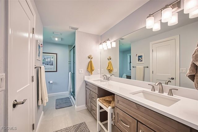 7275 Lake DR, Fort Myers, FL 33908