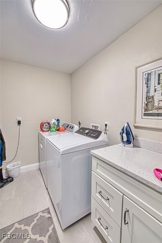 7275 Lake DR, Fort Myers, FL 33908