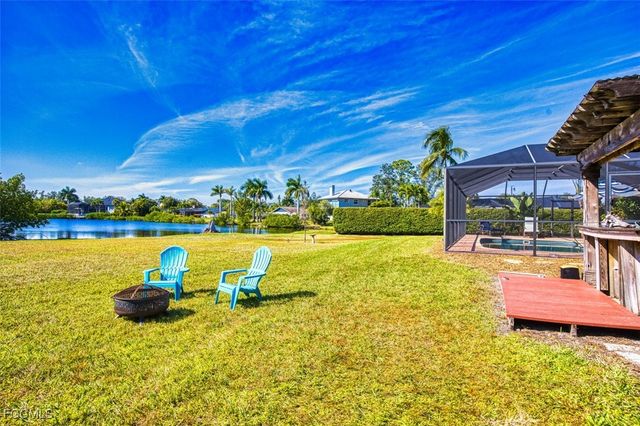 7275 Lake DR, Fort Myers, FL 33908