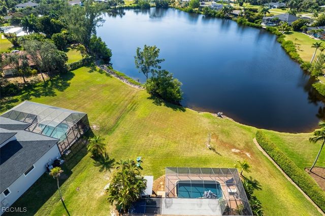 7275 Lake DR, Fort Myers, FL 33908