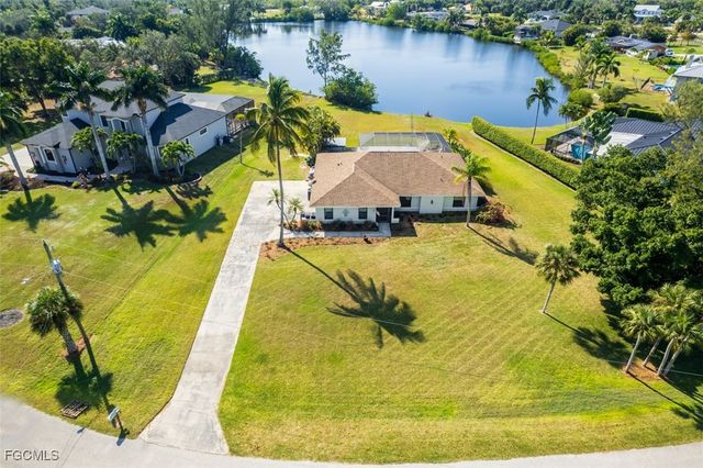 7275 Lake DR, Fort Myers, FL 33908