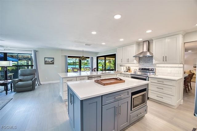 7275 Lake DR, Fort Myers, FL 33908