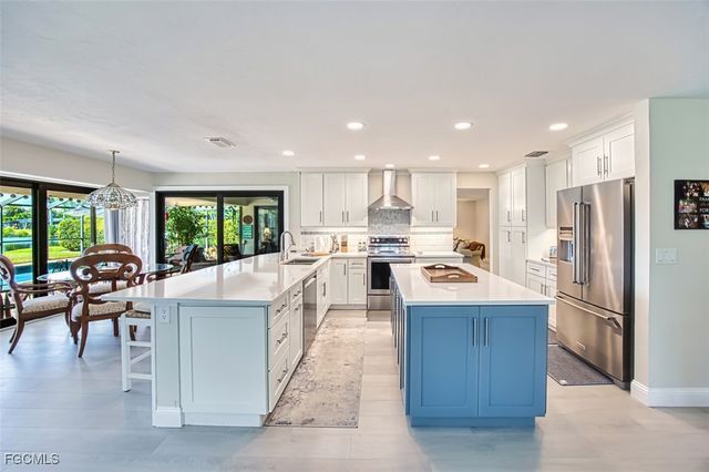 7275 Lake DR, Fort Myers, FL 33908