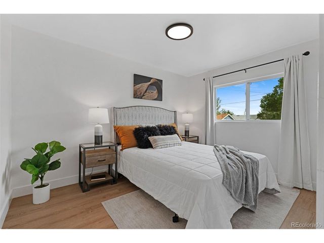 3980 S Hazel Ct, Englewood, CO 80110