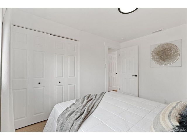 3980 S Hazel Ct, Englewood, CO 80110