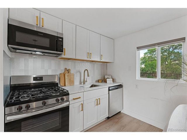 3980 S Hazel Ct, Englewood, CO 80110