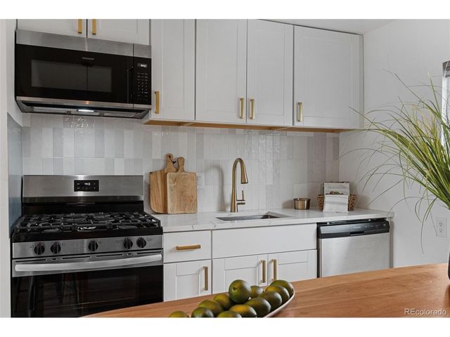 3980 S Hazel Ct, Englewood, CO 80110