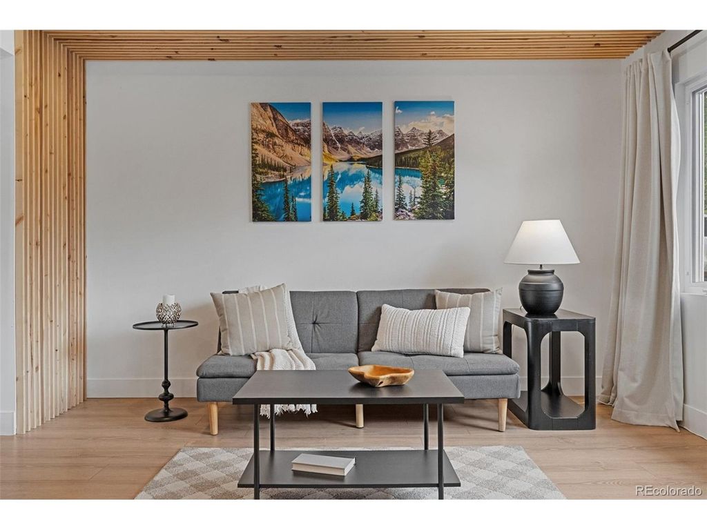 3980 S Hazel Ct, Englewood, CO 80110