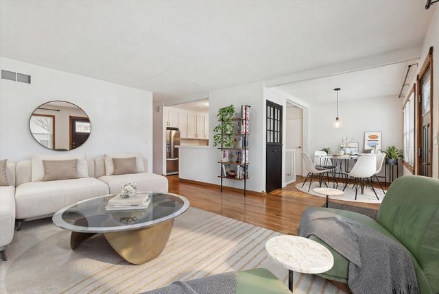 2317 Washington Lane, Davenport, IA 52804