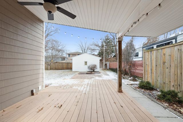 2317 Washington Lane, Davenport, IA 52804